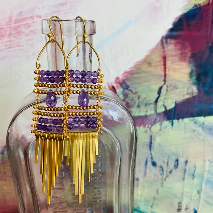 Boucles d'oreilles pendantes à franges de pierres précieuses violettes (améthyste) pour la vente par Waterlily