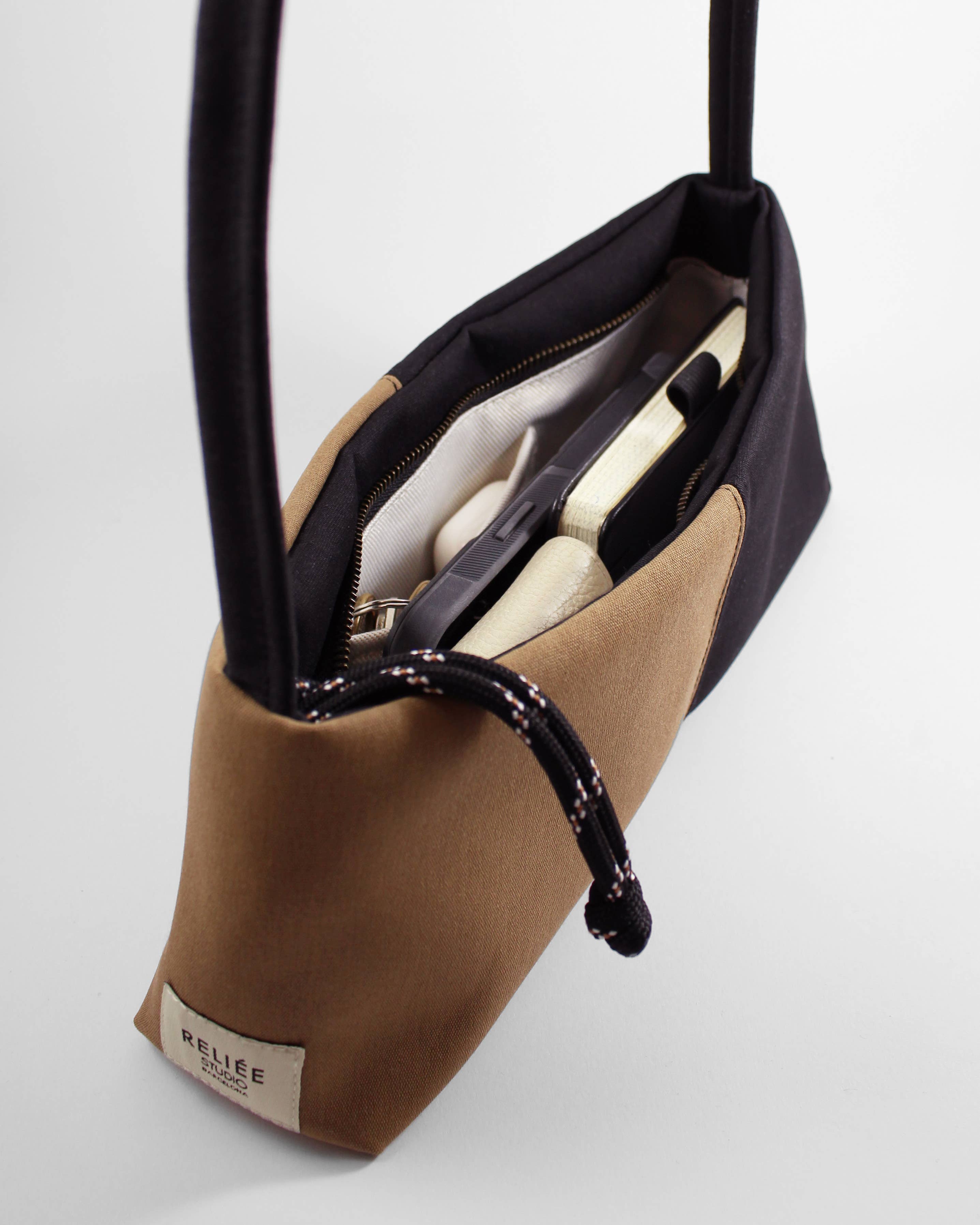 Reliée Studio - Wholesale Shoulder Bag - Women's - Baguette bag in burgundy, taupe or black - Gemma7