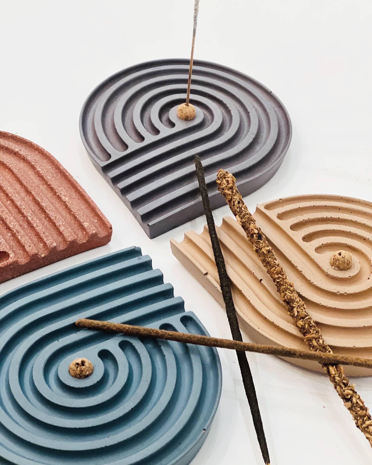 NATURAL BY HAGELSIEB - Wholesale Incense Holder - CONCRETE SPIRAL INCENSE HOLDER5