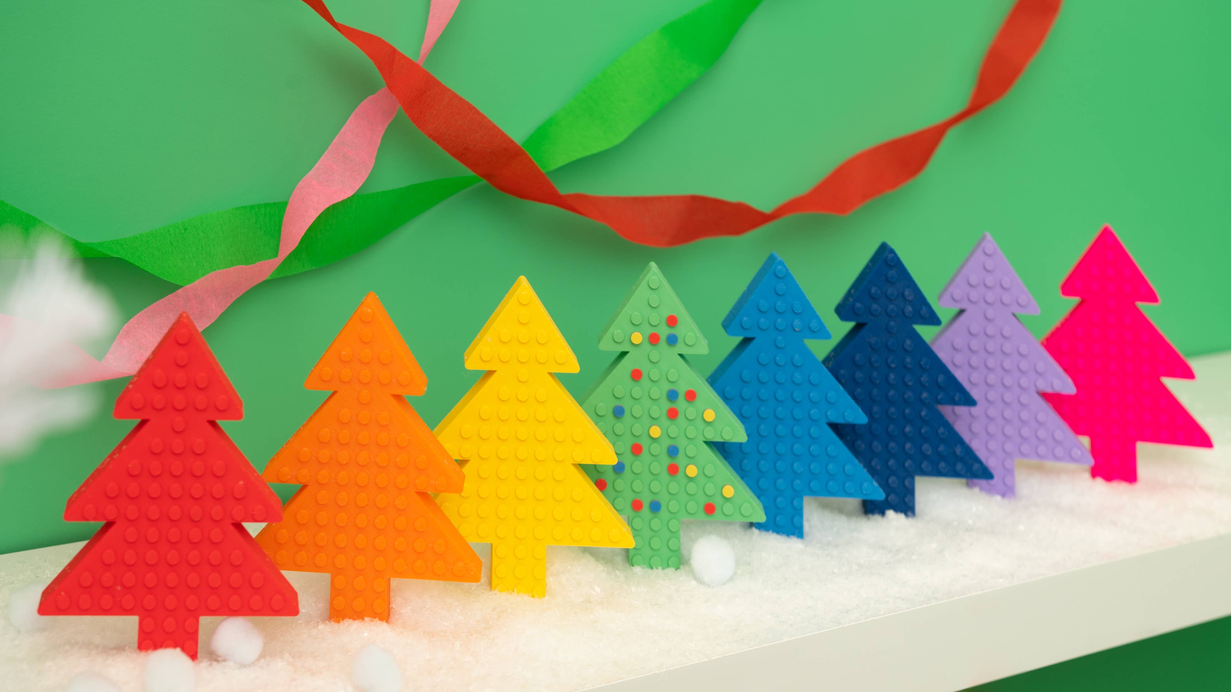 Made Happy Gifts - Wholesale Christmas Decoration - Chunky Christmas Tree - Pack 2 Compatible with LEGO® Bricks
