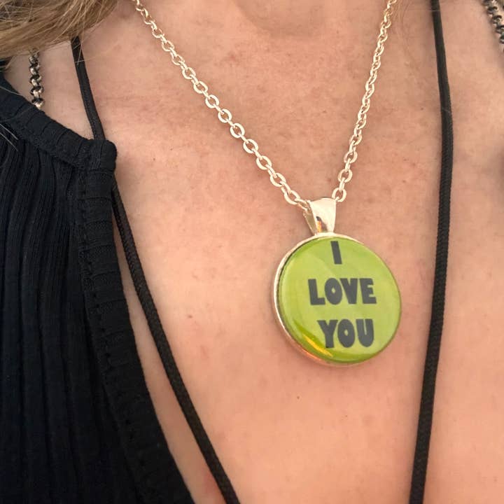 The Button Girl - Wholesale Pendant/Charm Necklace - single magnetic necklace with magnet0