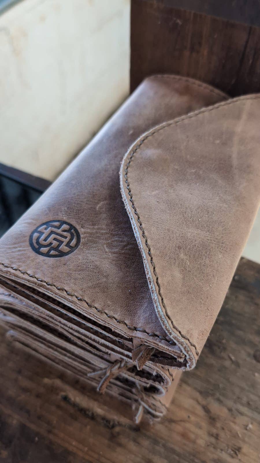 Lazarus Artisan Goods - Wholesale Wallet - Women's - Reina Wallet | Leather Goods | Artisan Made | Ethical8