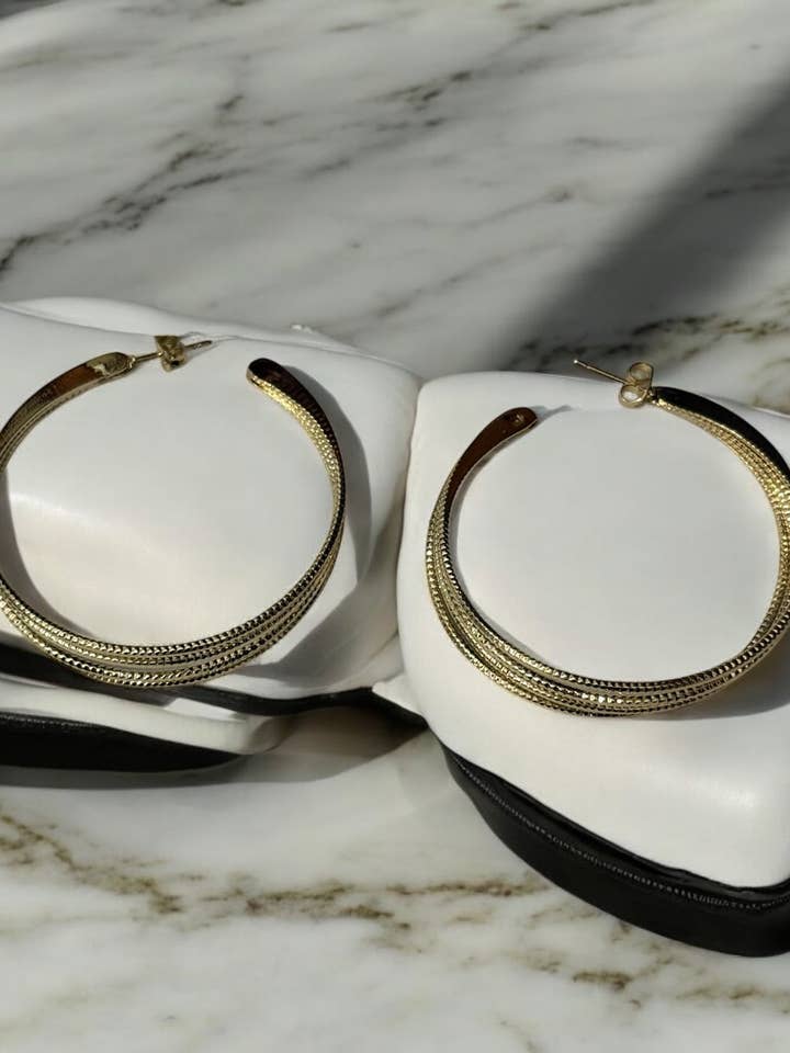 Lagdelte Design Diamantskåret 14k Guld Elektropletterede Øreringe for engroshandel hos Divina Jewelry & Accessories LLC