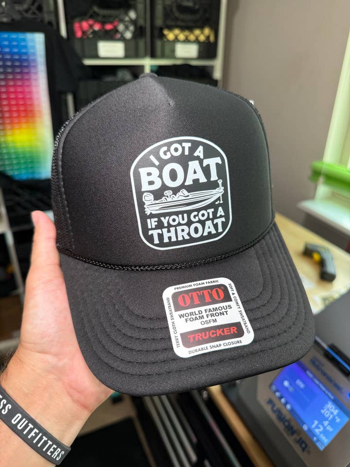 Cappellino da camionista "I Got A Boat" per la vendita all'ingrosso da parte di Luckless Outfitters