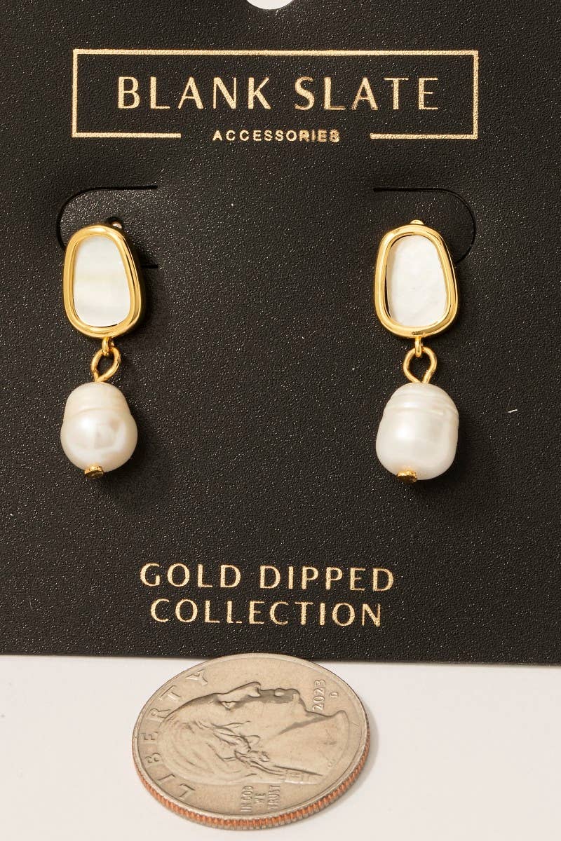 Fame Accessories - Vente Boucles d'oreilles pendantes - Boucles d'oreilles pendantes en perles d'eau trempées dans l'or1