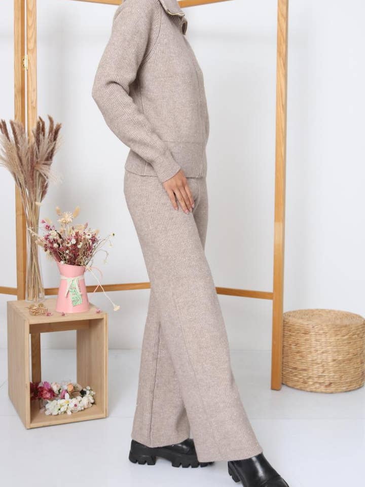 DIX-ONZE - Wholesale Top & Pant Set (NOT Loungewear) - Women's - Zipped Knit Set – Wide Collar Jacket & Straight Pants25