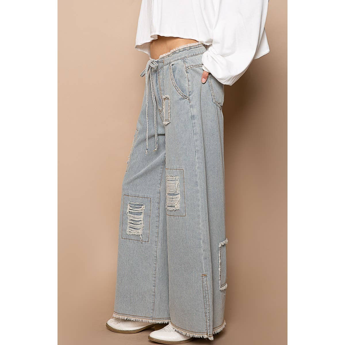 DENIM RAYÉ Pantalon large en jean à rayures à la taille vieillie en vente sur Faire1