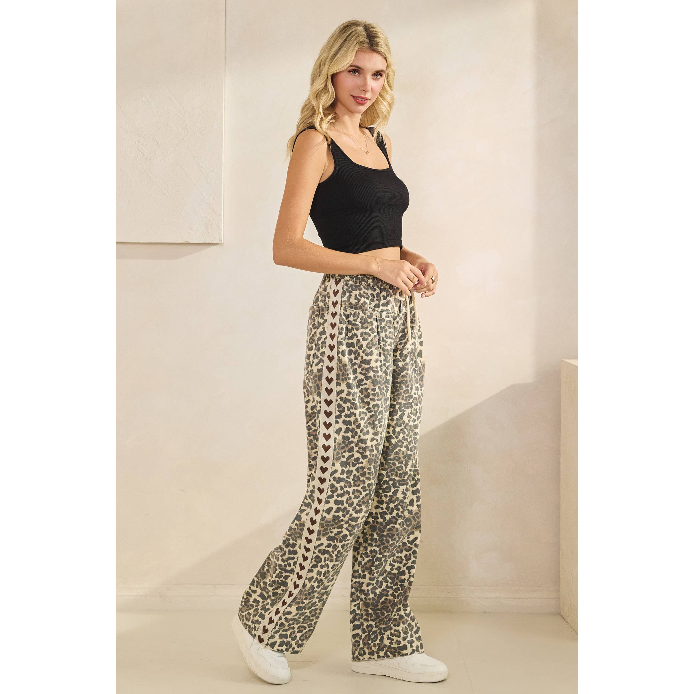 Veveret – wholesale Pants – Women's – Leopard Printed Striped Wide Legged Pants9