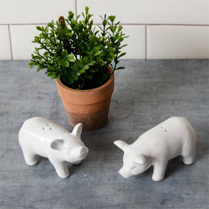 Audrey's Home & Gift – wholesale Salt & pepper shaker set – Pig Salt And Pepper Shakers (Pair)