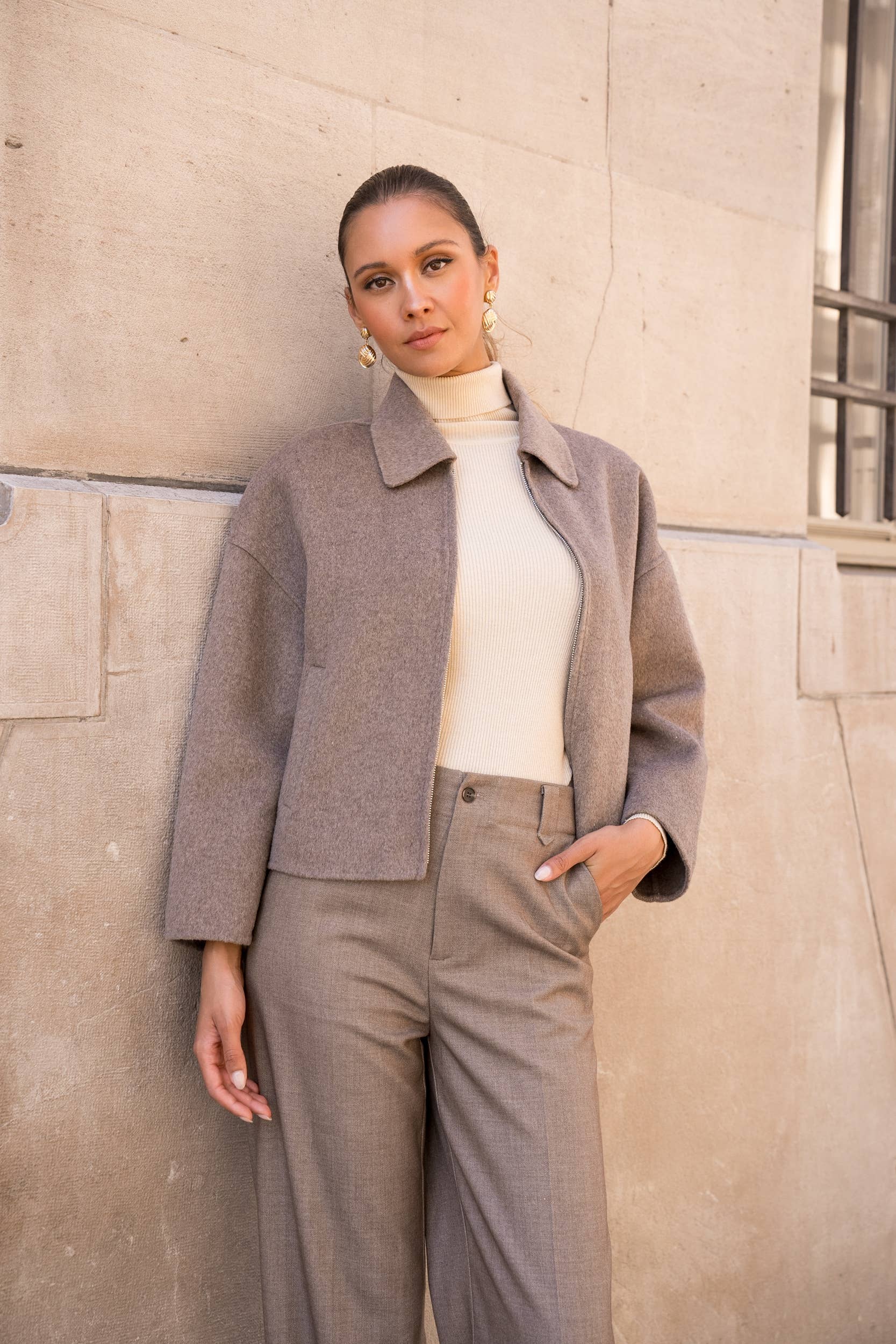 Attentif Paris - Wholesale Coat - Women's - Hand-sewn short coat in blended wool with zip closure40