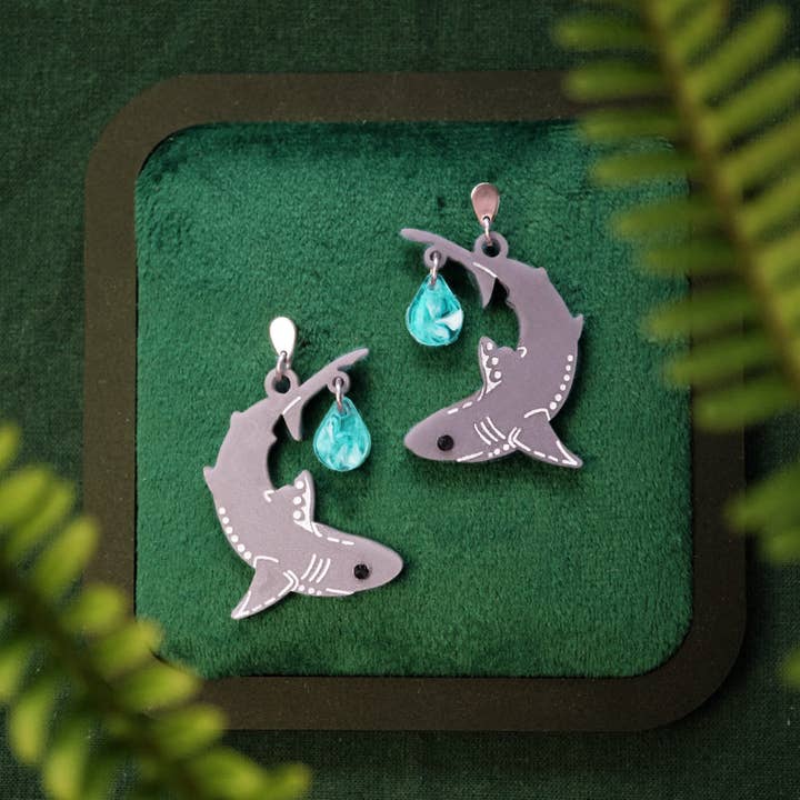 Boucles d'oreilles Salmon Shark pour la vente par Lost Kiwi Designs