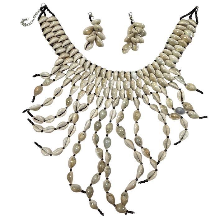 Treasure Jewelry - Wholesale Bib necklace - Large Cowrie Shell Bib Necklace Cowie Necklace1