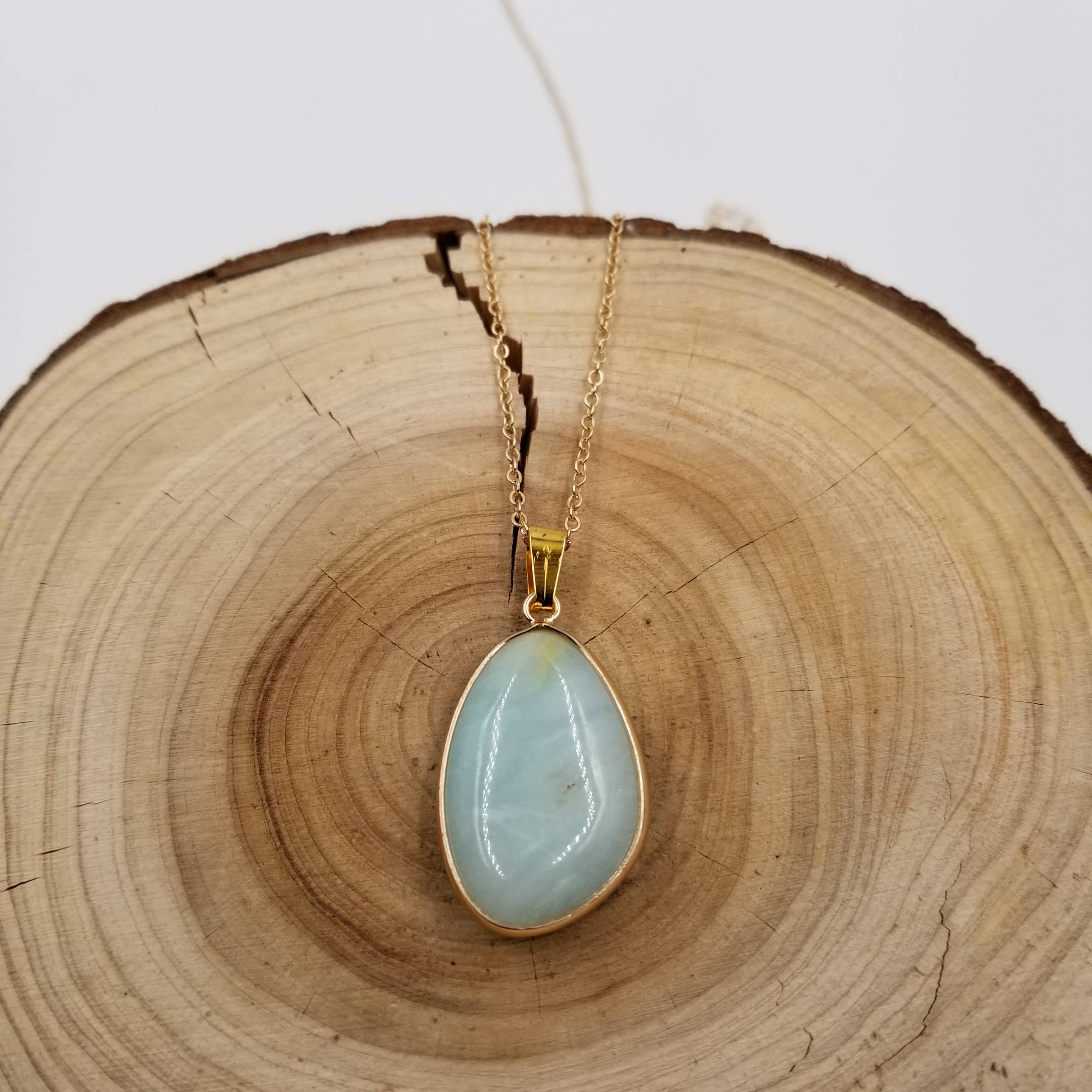 CHAKRA JEWELRY - Wholesale Pendant/Charm Necklace - Natural Crystal Oval Droplet Pendant Necklace0