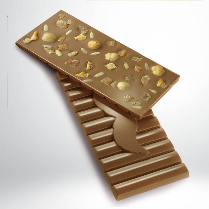 RAFA GORROTXATEGI - Wholesale Chocolate bar - MILK CHOCOLATE 32% WITH CARAMEL, HAZELNUTS AND SALT2