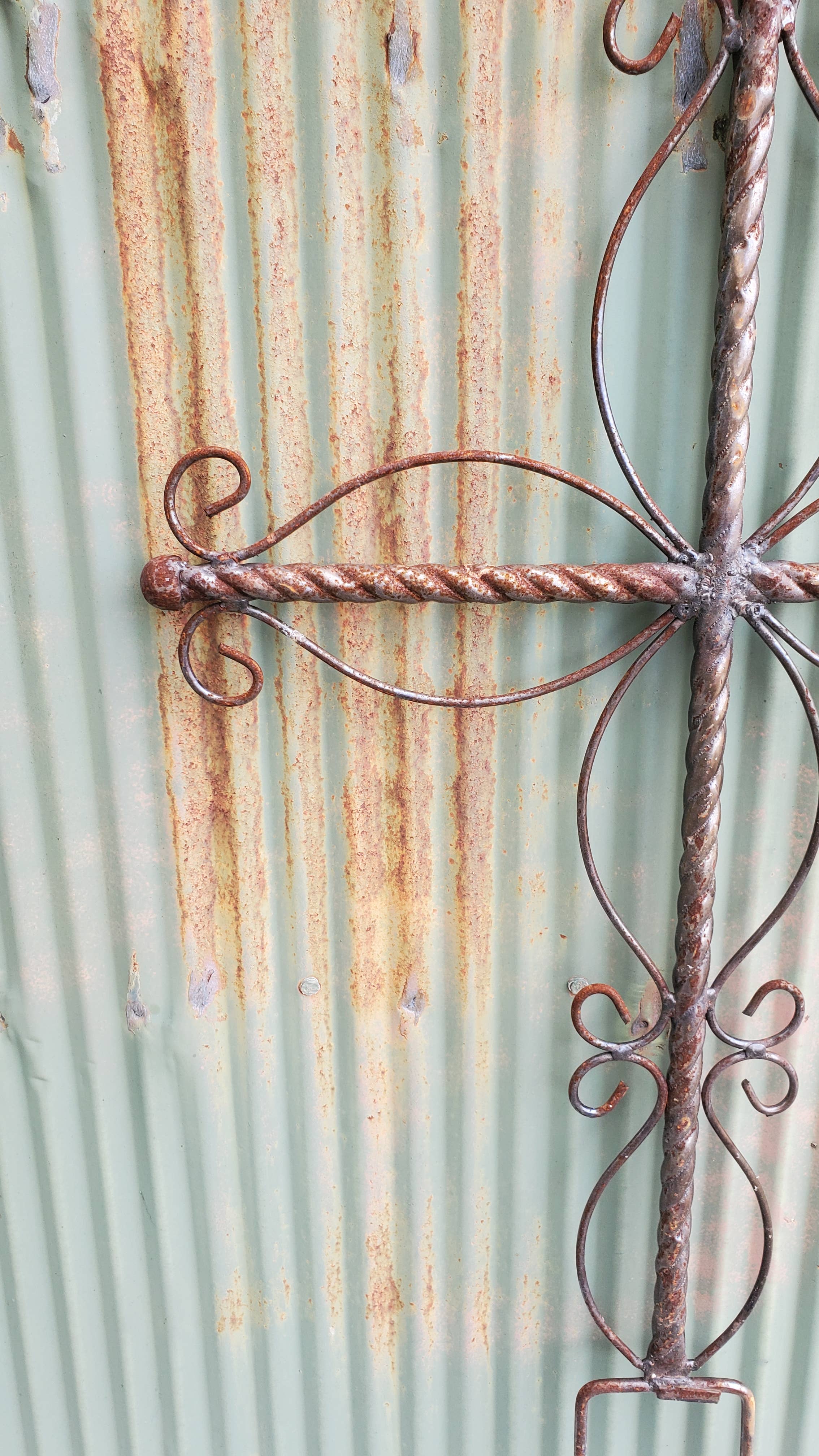 Garden Iron And More - Wholesale Garden/Lawn Stake - Metal Twisted Cross, Memorial Cross Grave Marker, Yard Stake2