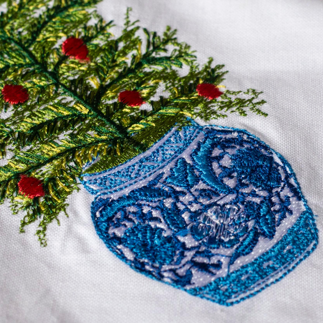 The Lion Rock Press - Wholesale Dinner & Cloth Napkin - 100% COTTON NAPKIN 4PC SET: Embroidered Christmas Chinoiserie1