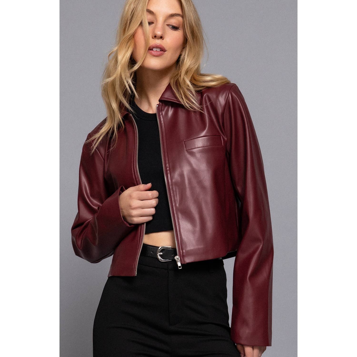 Apolline - Vendita all'ingrosso Giacca in pelle - Donna - GIACCA LUNGA SLV IN ECOPELLE CON COLLETTO A CAMICIA9