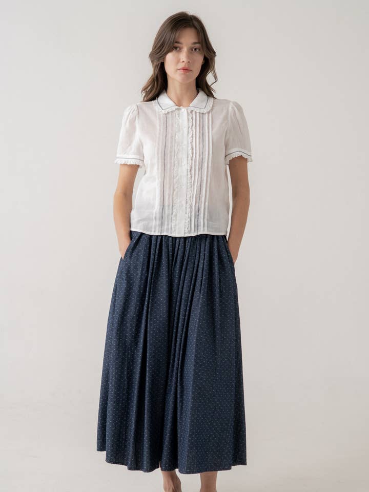 BLUS MED KNAPPAR OCH SPETSKANT för wholesale av ELLE GREY