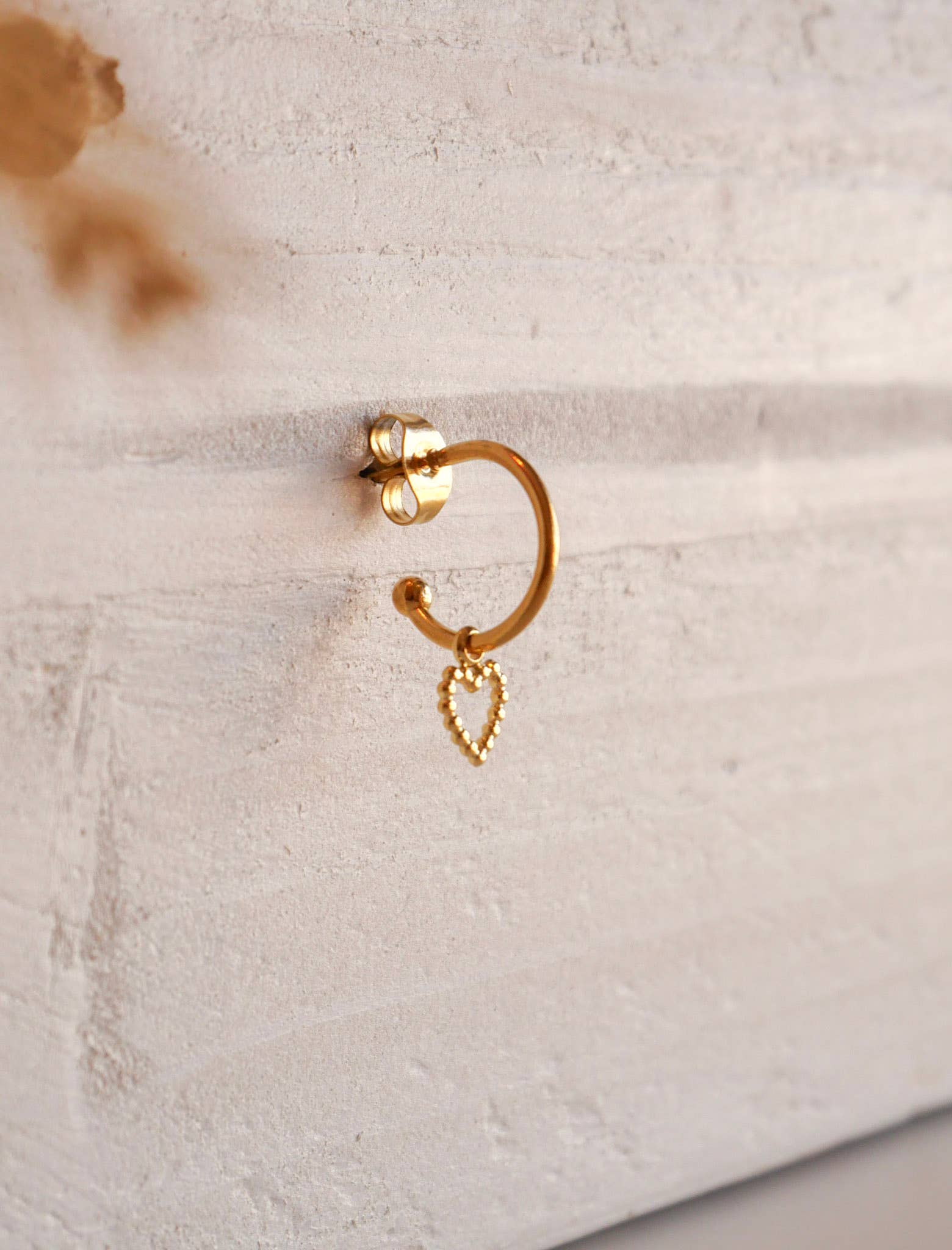 Azeria Création - Wholesale Huggie Earrings - Héna Mini Creole10