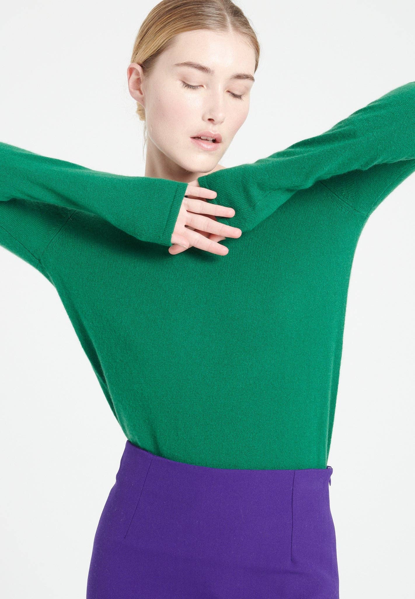 verde smeraldo Maglione collo a V in cashmere LILLY 2A in vendita all'ingrosso su Faire1