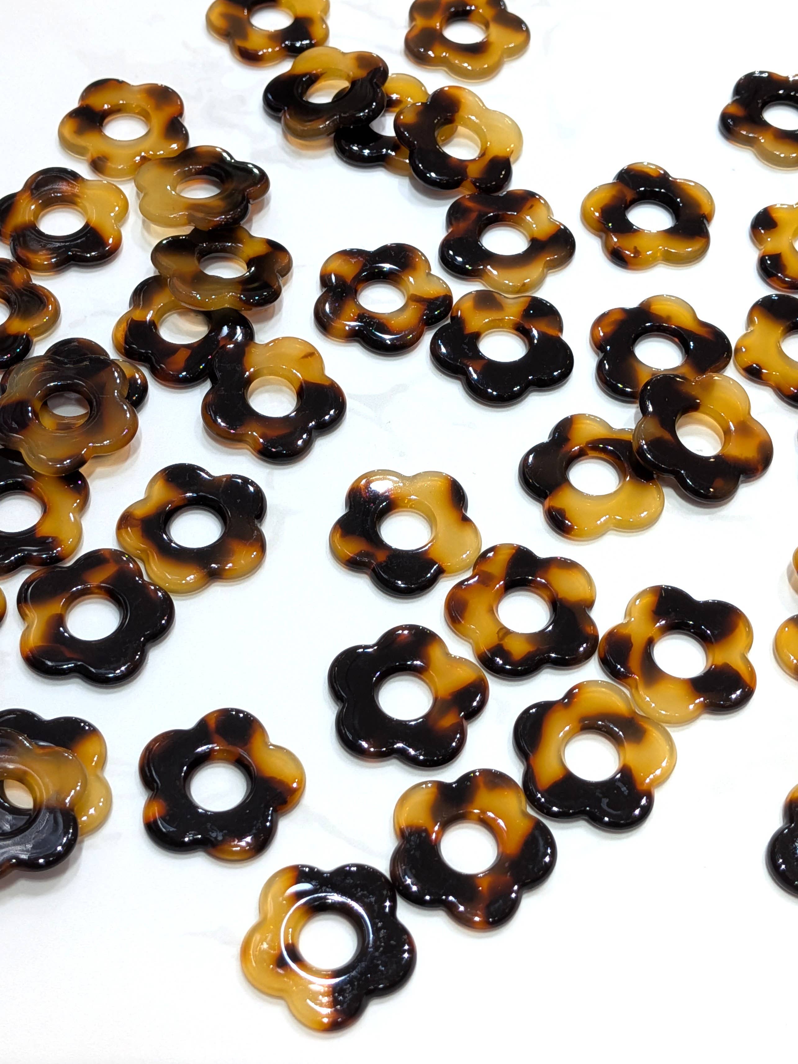 LOLO & YAYA – wholesale Emergency response charm – Flower pendant 2cm, 1.5O euros / u36