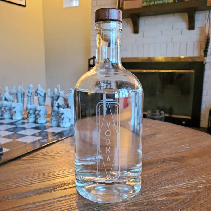 Carafe à vodka 750 ml - Verre gravé pour la vente par Killorglin Creations