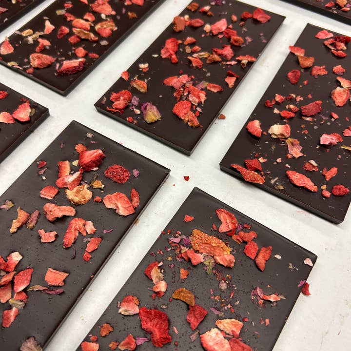 Loon Chocolate - Wholesale Chocolate Bar - Dark Chocolate with Strawberry & Rose Petals
