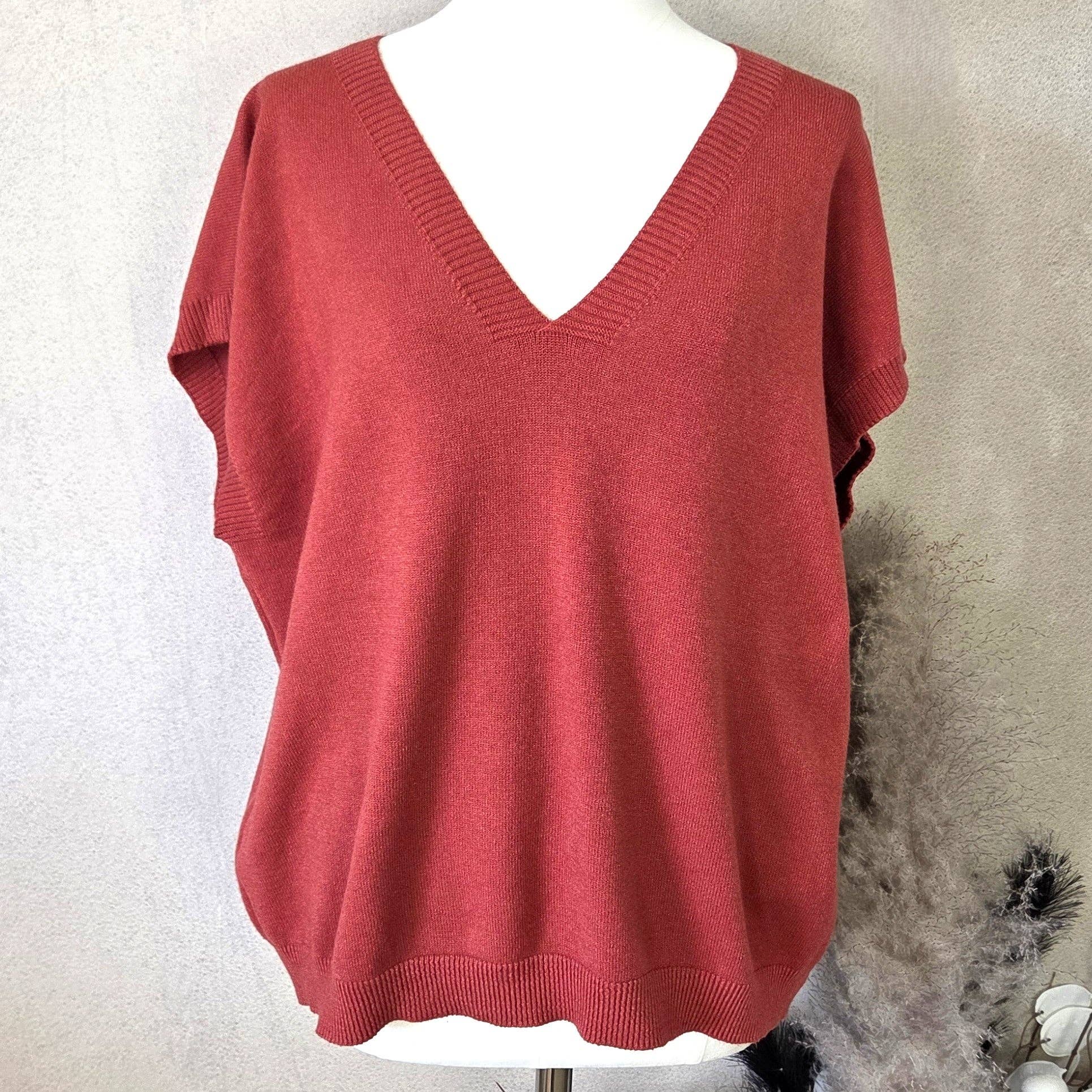 Tempest Designs - Wholesale Knit Top - Women's - Viscose mix knitted tank top with V-neck7