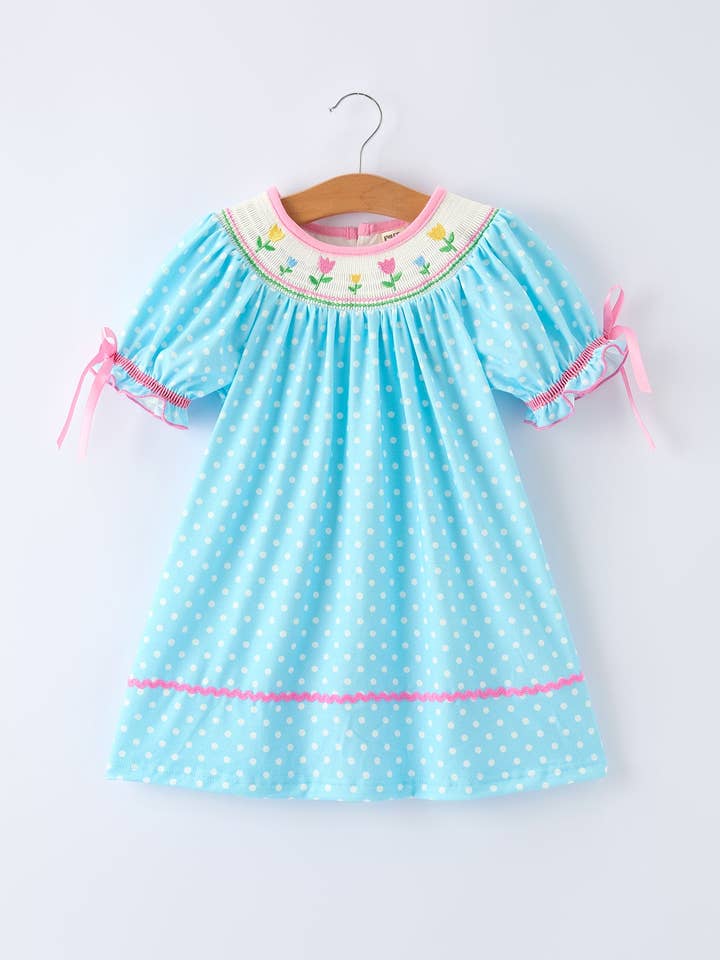Robe Fille Tulipe à Smocks avec Manches Bouffantes à Pois pour la vente par Rylee Faith Designs