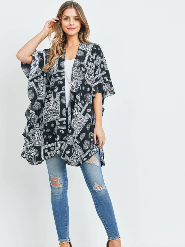 Kimono à volants Mandala Paisley pour la vente par MYS Wholesale Inc