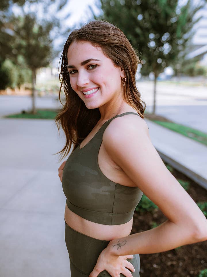 Sujetador Balance Camo para venta al por mayor de Beyond Athletica