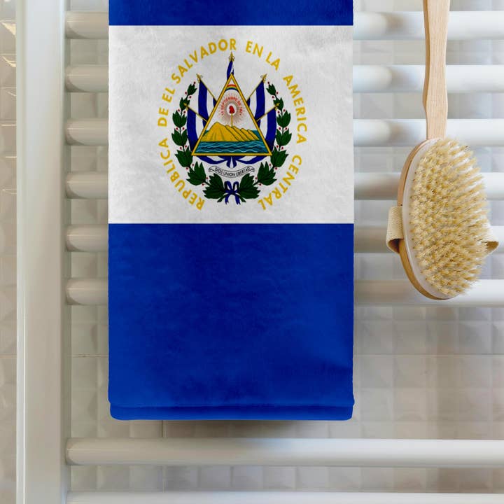 3dRose - Wholesale Badhanddoek - 3dRose, Vlag van El Salvador - Midden-Amerikaans land blauw en wit met Salvadoraans wapen, Handdoek1