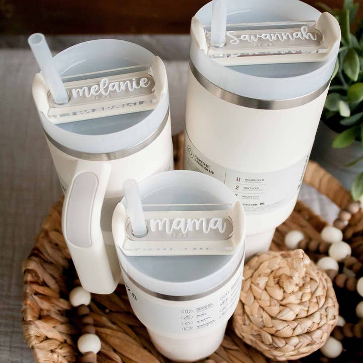 Personlig navneskilt til tumbler til 64oz, 40oz, 30oz og 20oz H2.0 tumblere for engroshandel hos Maranatha Shoppe LLC