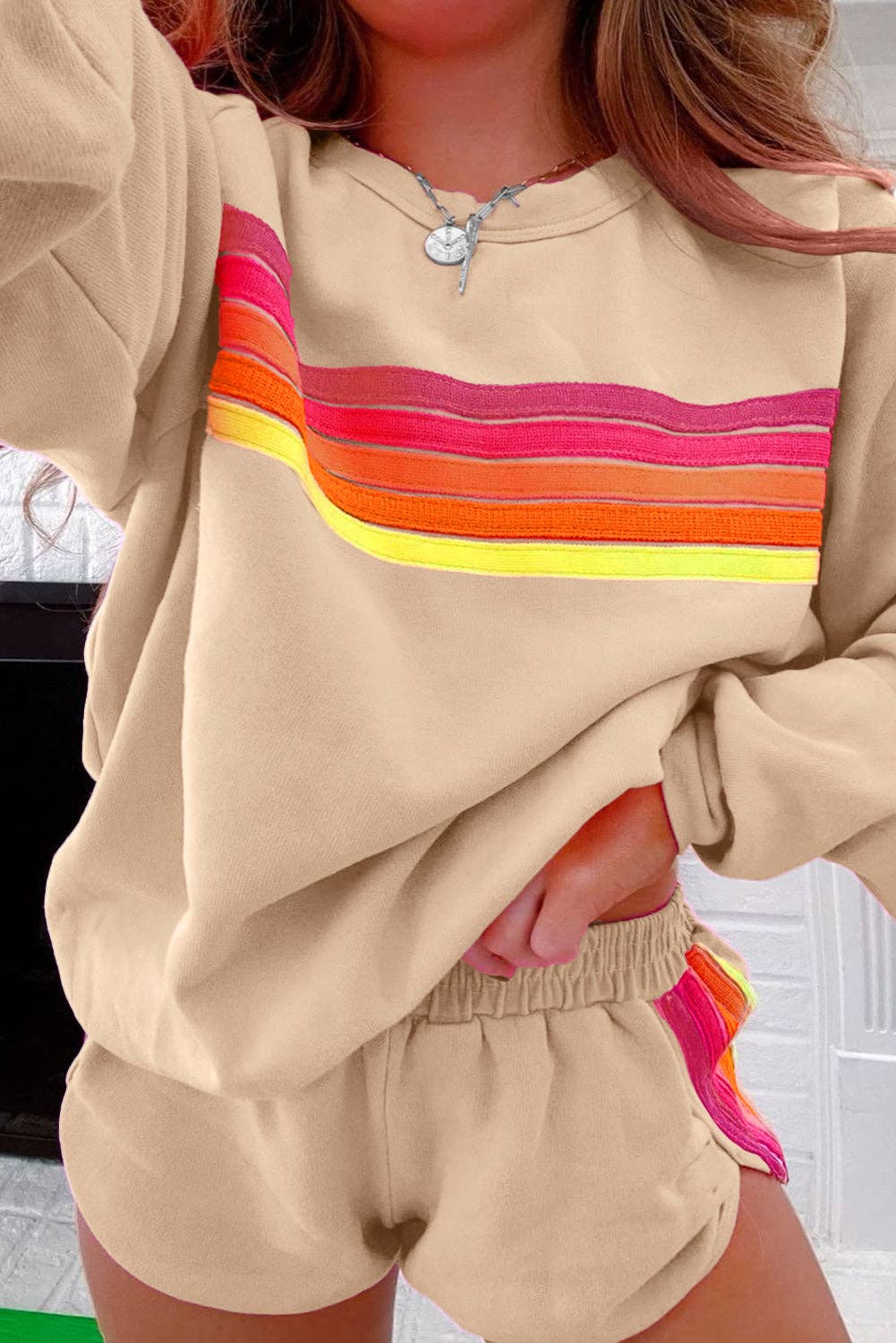 Suhkasana – Conjuntos Casual - Mulher por atacado – Pulôver com acento listrado e shorts conjunto casual de duas peças1