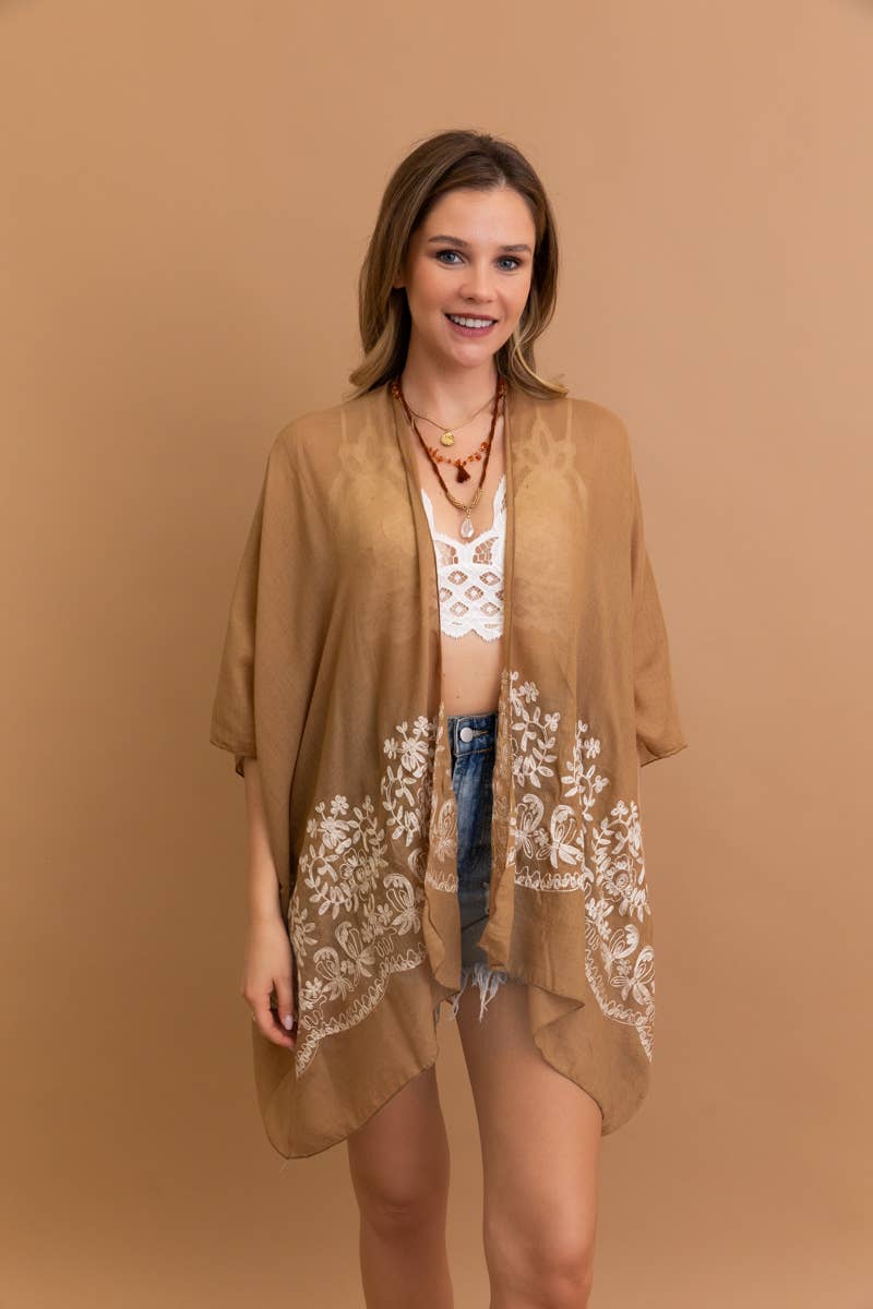 Leto Accessories - Vente Kimono – femme - Kimono brodé floral style bohème chic avec détails en points et pompons 🌼3