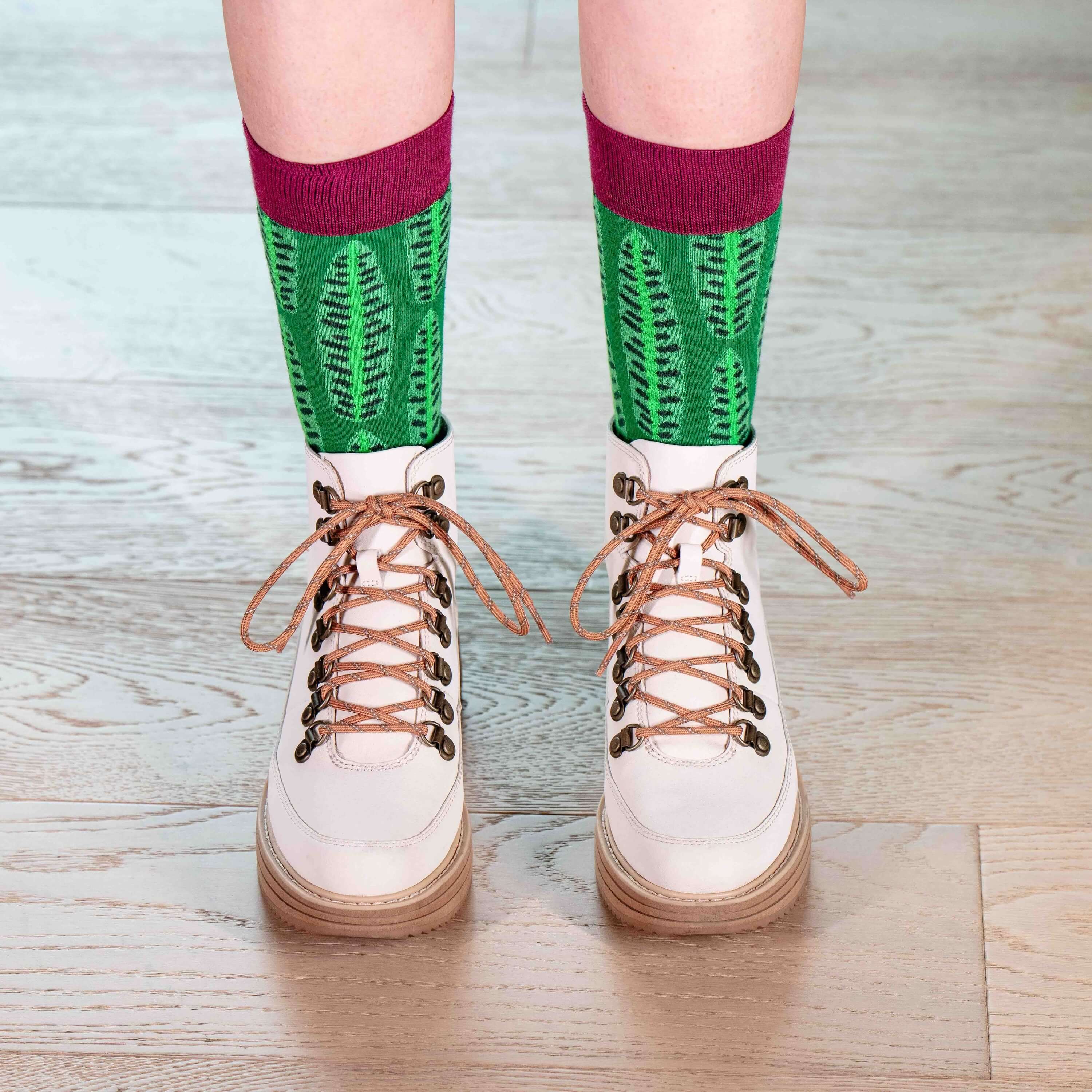 Arte Do Pé - Wholesale Socks - Unisex - Green Leaves Premium Artist Socks0