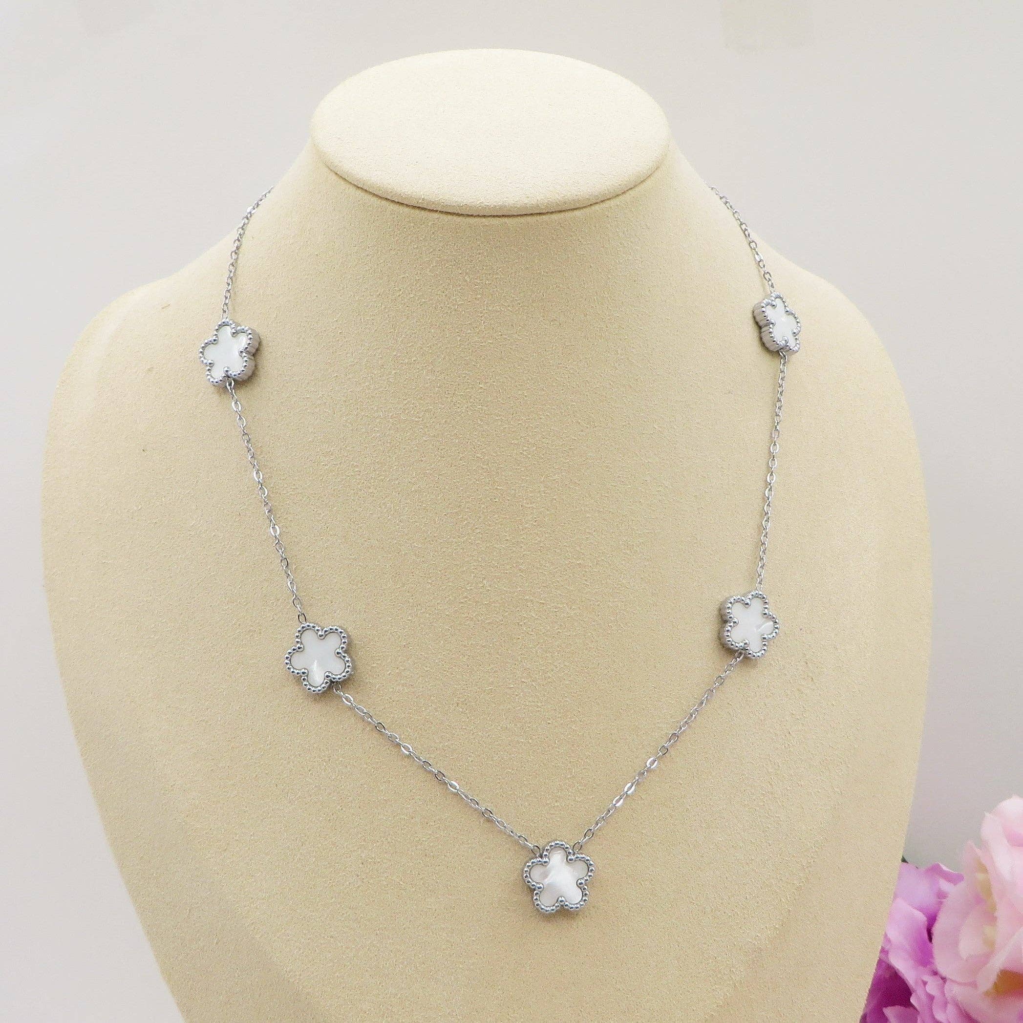 Daemon srls - Vendita all'ingrosso Collana con ciondolo/pendaglio - LILY grandi Fiori ARGENTO 5 fiori ACCIAIO INOSSIDABILE ~ Collana fiori in madreperla3