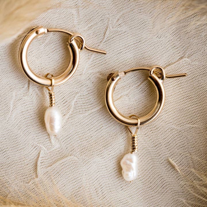 Pärlörhängen för wholesale av Kindness Gems