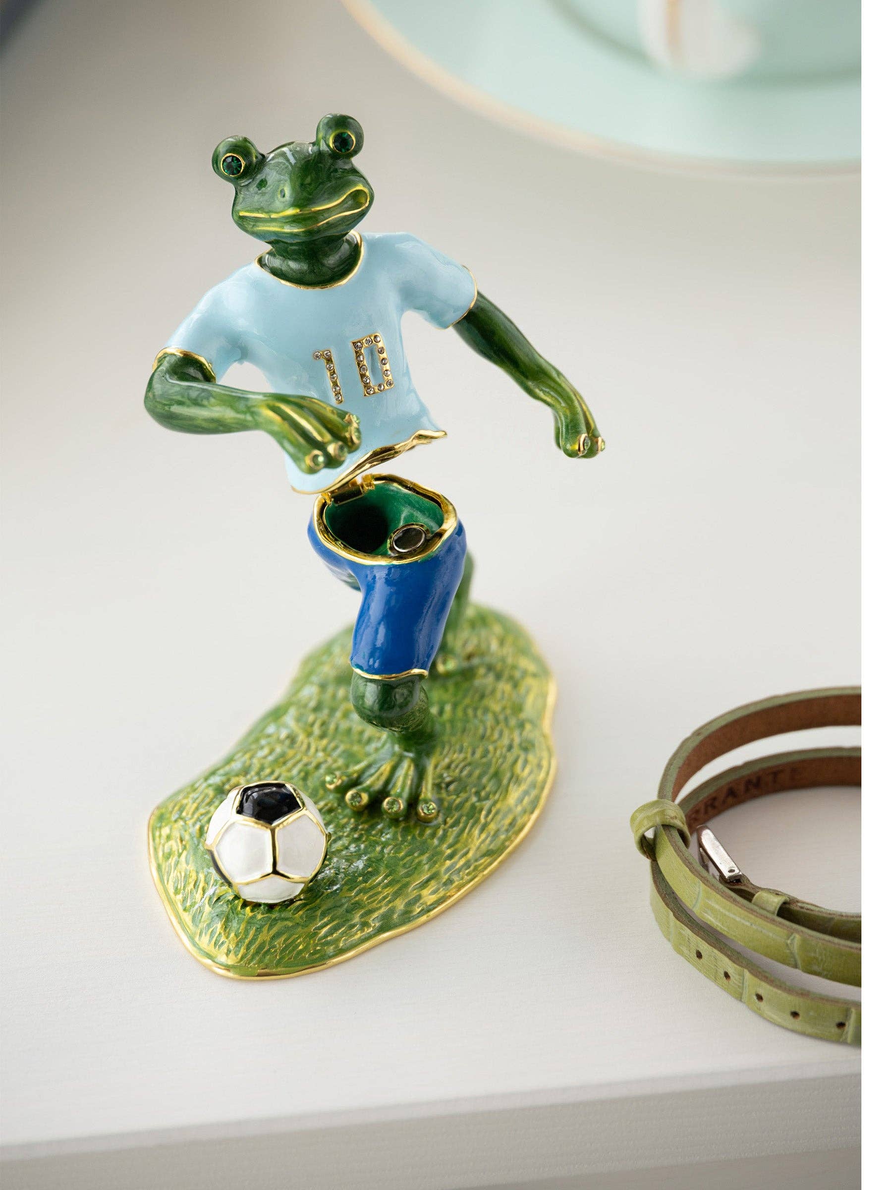 Keren Kopal - Wholesale Decorative Figurine - Frog Playing Football9