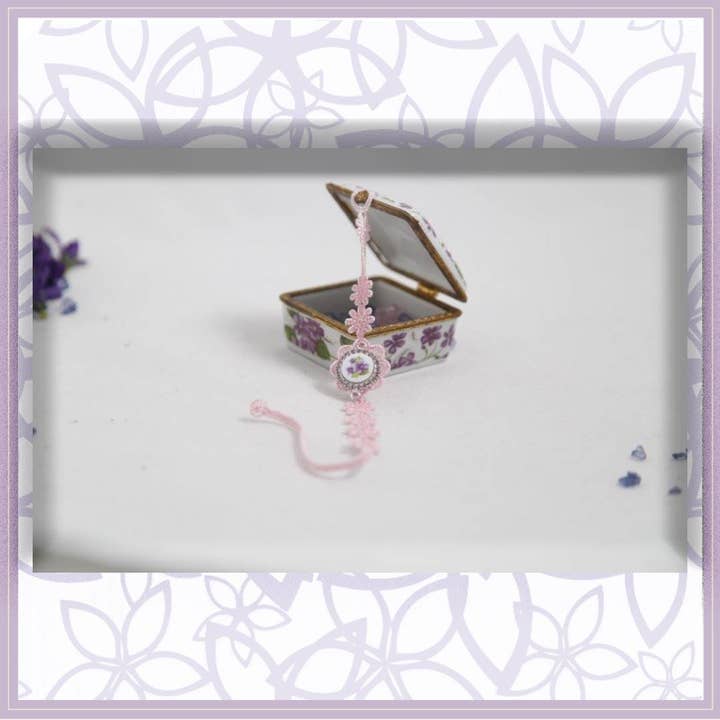 Bracciale macramè rosa Violetta di Parma per la vendita all'ingrosso da parte di Violetta di Parma Jewels' Joy