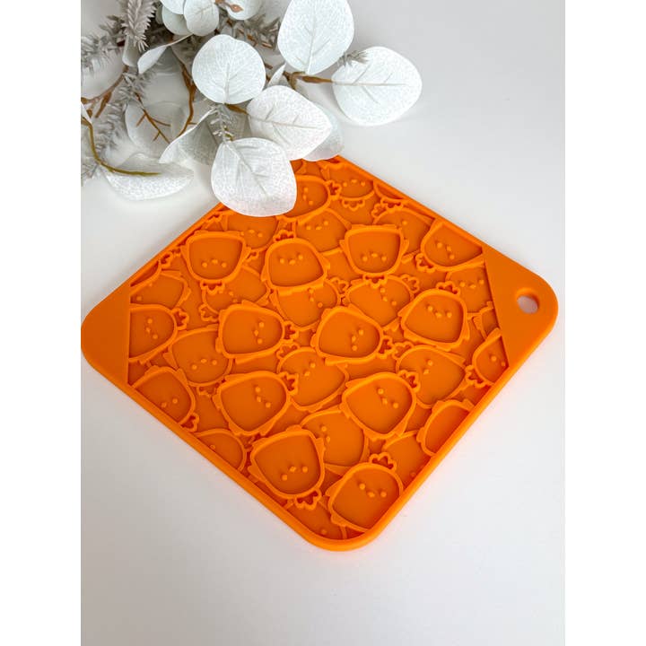 Doggotique - Wholesale Pet Food Mat - Dog - Schleckmatte Chicken Party, Lick Mat Dog, Feeding Mat Dog