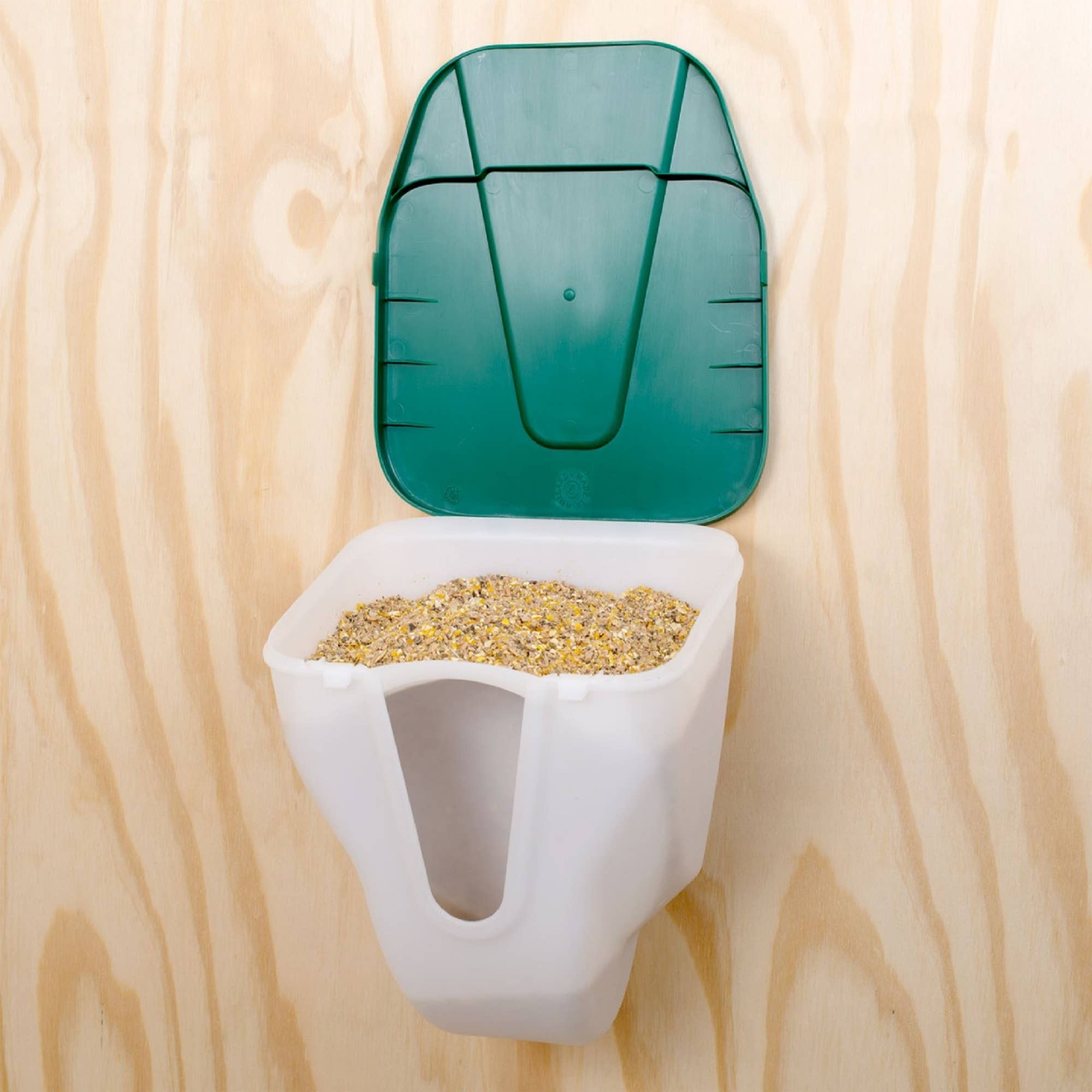 My Favorite Chicken – wholesale Pet bowl – Cat/dog – Chicken VFeedr No Waste Hanging Poultry Feeder 5-lbs3