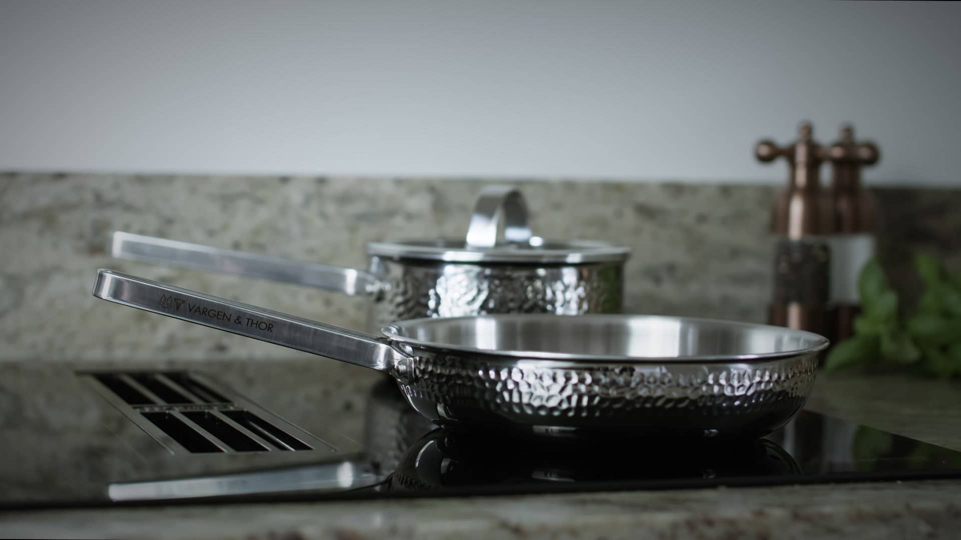 Vargen & Thor - Wholesale Pan - MODELL Mb JR Frying Pan – 22 cm. - Polished Steel2