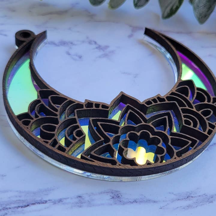 Shelfish Modern - Venta al por mayor Atrapasoles - Captador de sol con forma de mandala con forma de luna iridiscente, atrapasoles de cristal acrílico, decoración de plantas con forma de cabaña bruja, captador de sol para ventanas2