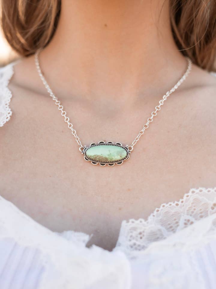 Hertenjong & Varasciet Grote Plaat Kettingen voor wholesale door Krush Kandy