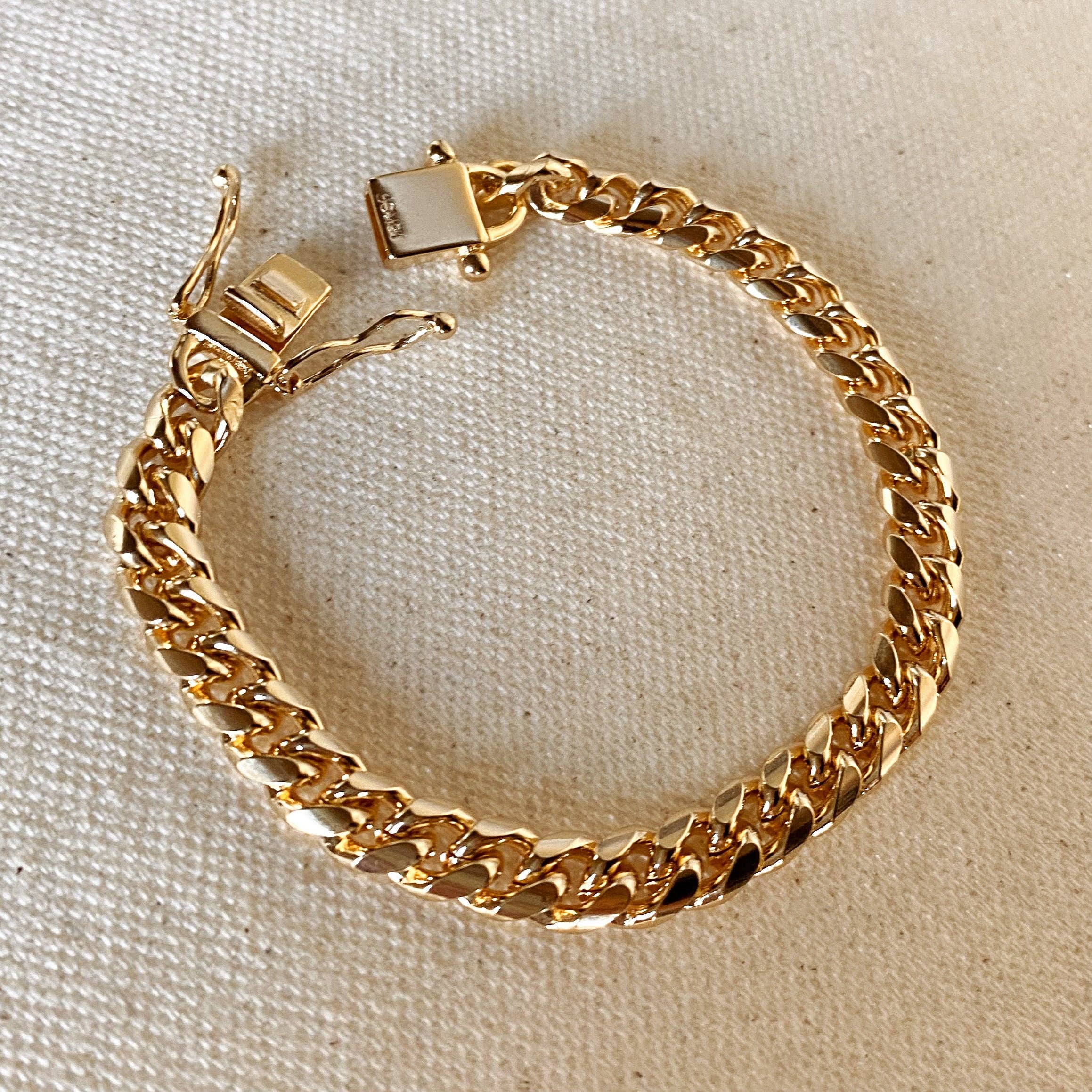 GoldFi - Wholesale Link & Chain Bracelet - 18k Gold Filled Chunky Cuban Bracelet Featuring Box Lock Clasp5