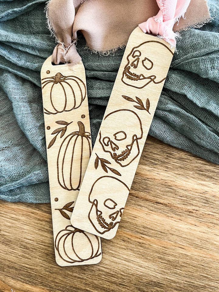 Spooky Skeleton bladwijzer voor wholesale door Wise Words Studio