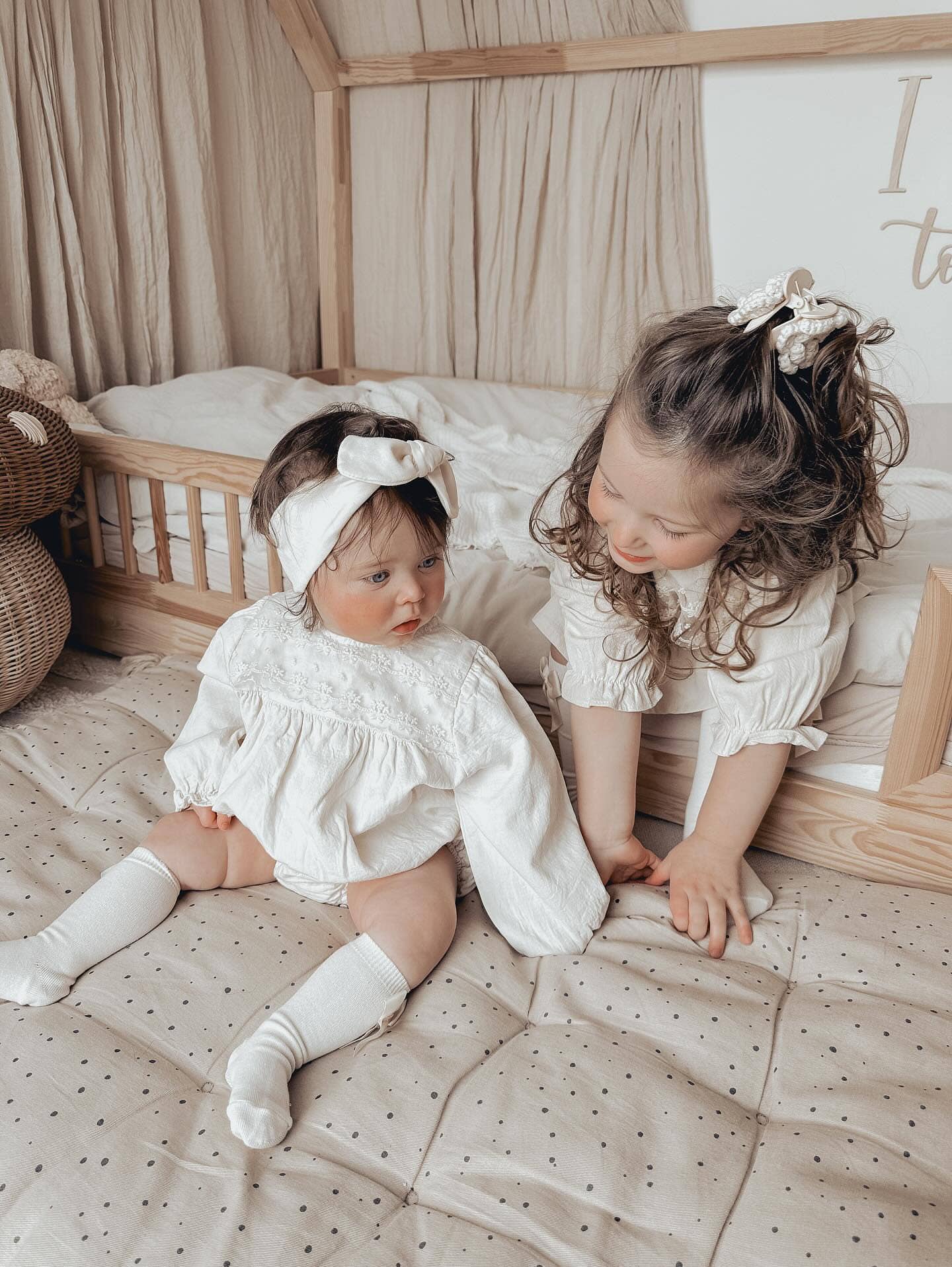 Annie & Charles – wholesale Dress – Baby – Annie & Charles® Baby Bloomer/ENNA dress14