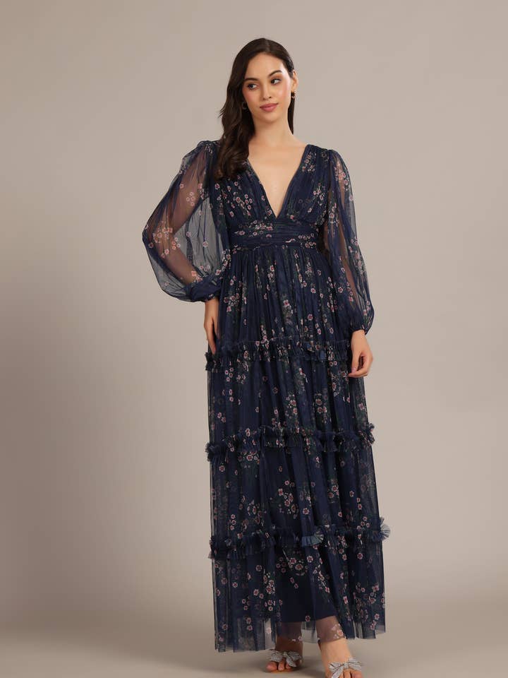 Abito Maxi Lydia in Floreale Blu Navy per la vendita all'ingrosso da parte di Lace & Beads