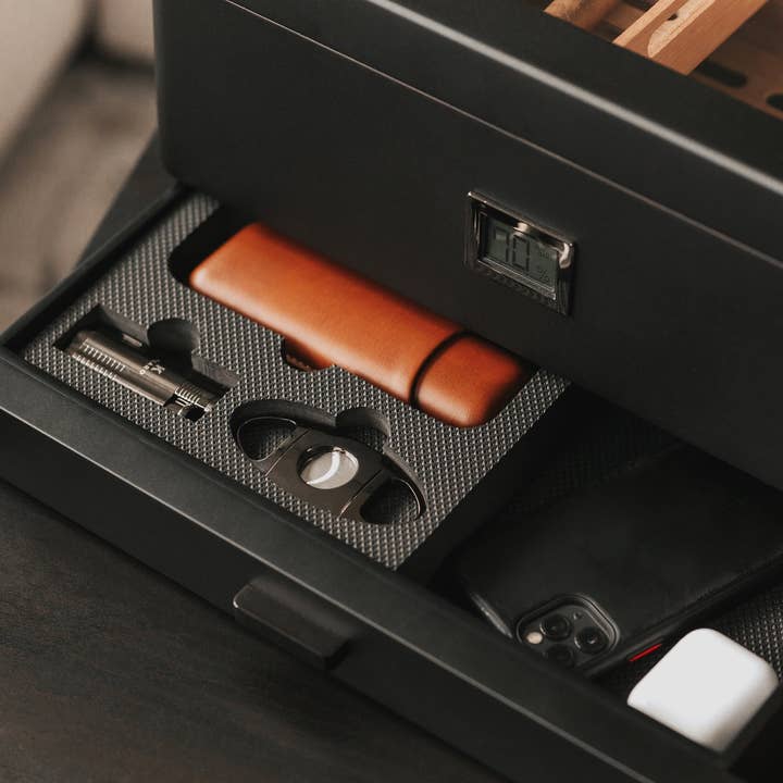 Case Elegance - Wholesale Humidor/Cigar Accessory - Black Edition Military Humidor8